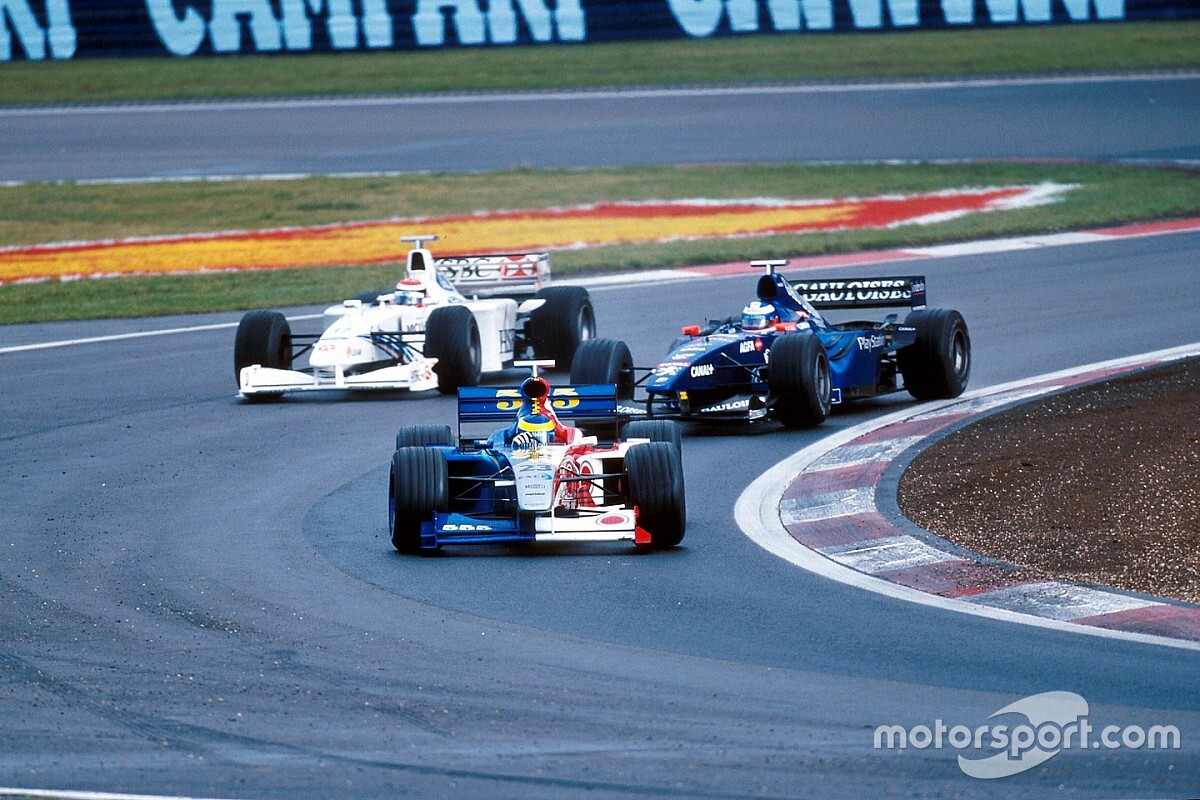 Amikor már egy F1-es versenyző sem bírja könnyek nélkül: a 4. helyről esett ki (videó)