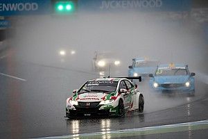 Motegi WTCC: Yağmurlu yarışlarda Chilton ve Michelisz kazandı