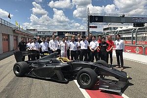 Super Formula pertimbangkan halo pada SF19
