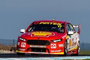 Маклафлин выиграл первую гонку Supercars на «Филипп-Айленде»
