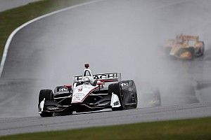 Newgarden domina y gana la carrera en Barber