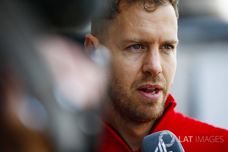Vettel cuestiona el adelantamiento de Alonso en China