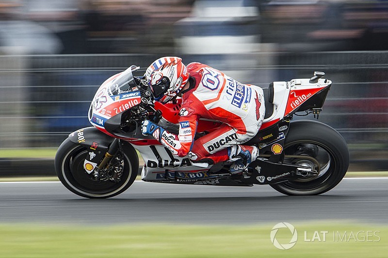Sepang, Libere 1: Dovizioso parte forte, Marquez quinto. Rossi solo 12°