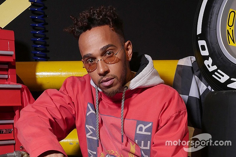 Hamilton, aki már a divatszakmában is top-kategória?