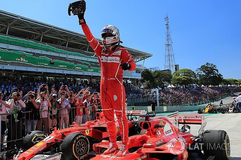 Ganador de la carrera Sebastian Vettel, Ferrari