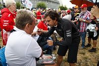 F&atilde;s espanh&oacute;is compreendem aus&ecirc;ncia de Alonso na F1