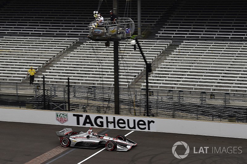 Indy GP: Power pakt 200e winst voor Penske