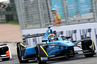 Formula E: rajt- és pénzbüntetés túl könnyű tűzoltó készülék miatt