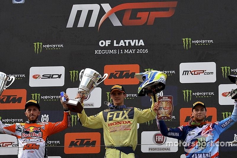 Il podio: da sinistra Antonio Cairoli, Tim Gajser e Romain Febvre