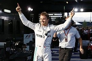 Rosberg legyőzte Coulthardot a Heineken F1-es kihívásán!