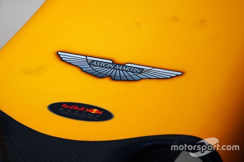 Ilyen színeket is kaphatna a Racing Point az Aston Martin megérkezésével