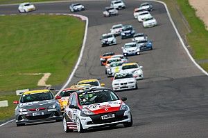 Видео: массовая авария на первом круге гонки Renault Clio Cup