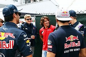 Ricciardo: "Merhi era como Verstappen"