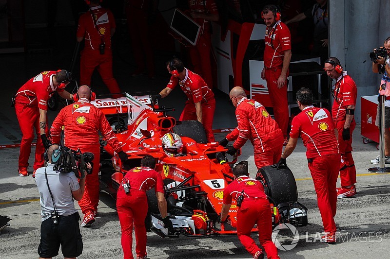 В Ferrari изучат возможность еще одной замены мотора на машине Феттеля