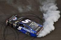 Kasey Kahne takes thrilling win in chaotic Brickyard 400