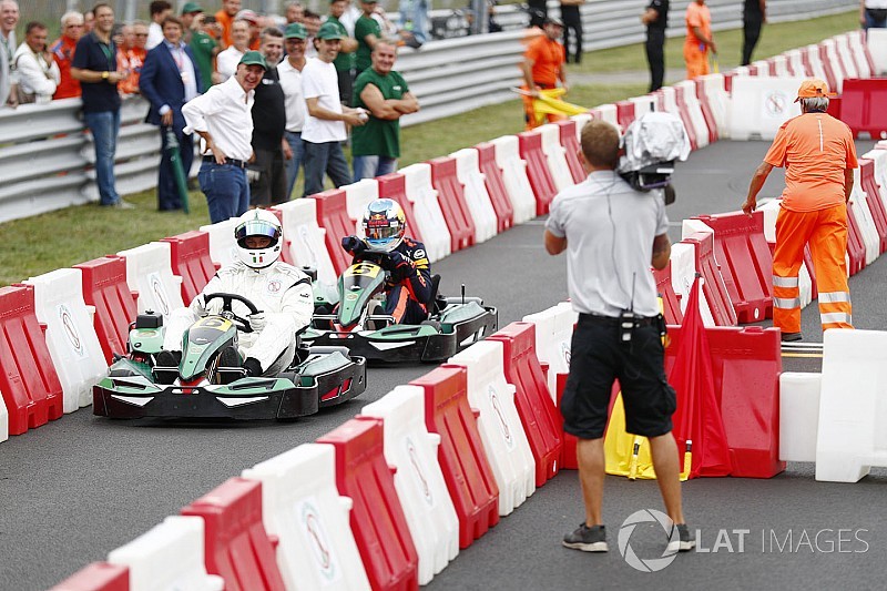 Galería: Futbolistas contra pilotos de F1 en karts en Monza
