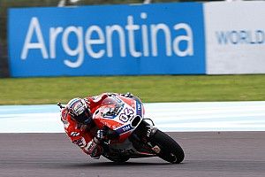Dovizioso critica e culpa Petrucci por queda na Argentina