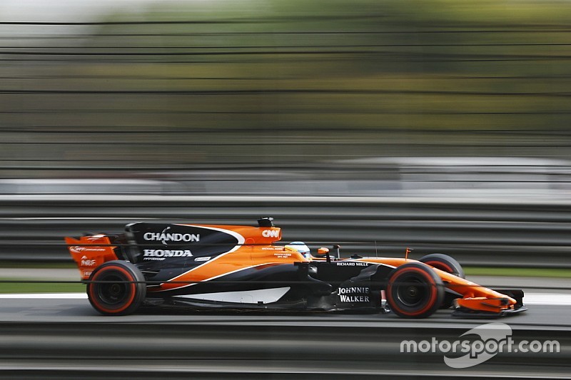 【F1】アロンソ「中国GPは開幕戦より”信じられない”レースだった」