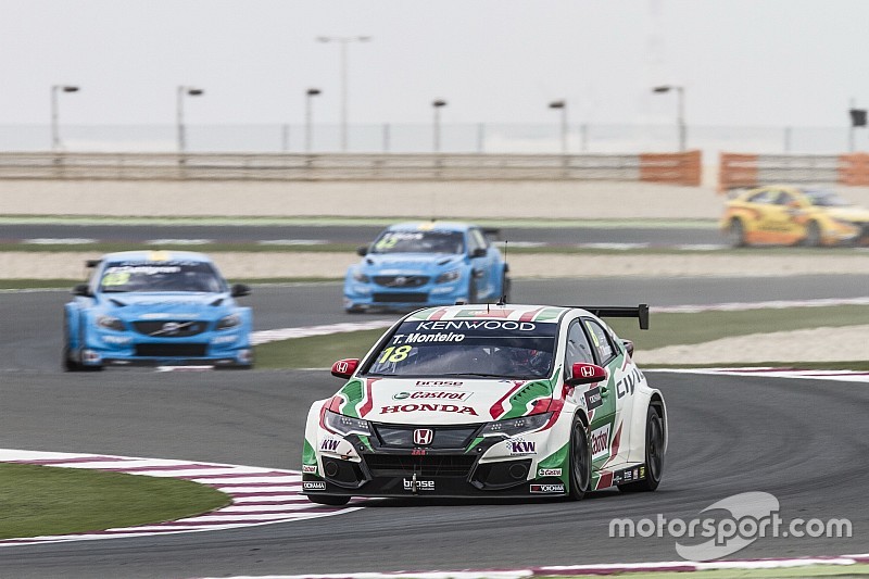 Qatar WTCC: Monteiro fastest in second practice