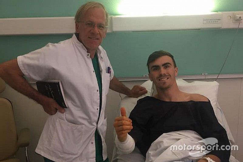 Baz se opera para solucionar su problema de síndrome compartimental