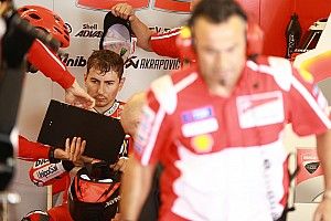 Plus à l'aise avec la Ducati, Lorenzo se rapproche