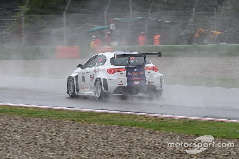 Luigi Ferrara ad Hockenheim con l'Alfa Romeo della V-Action