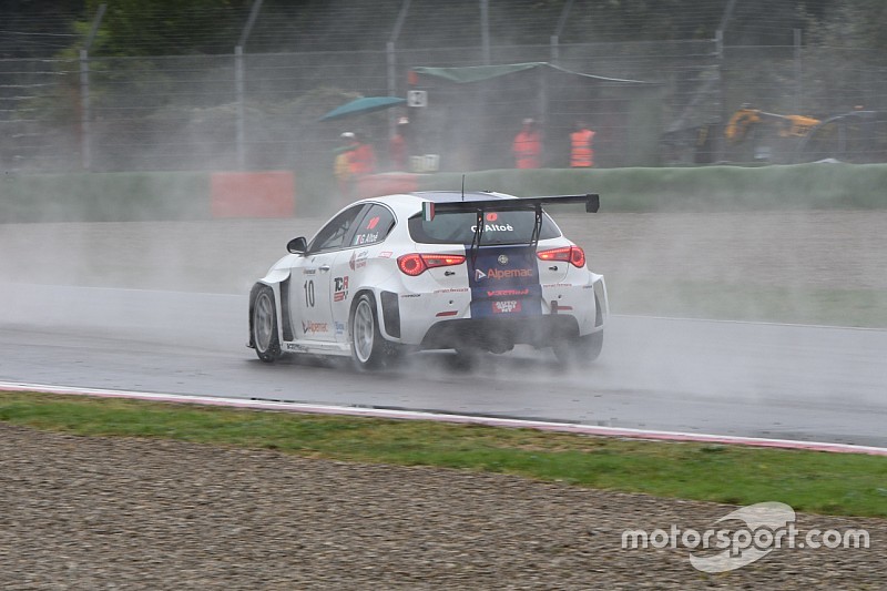 Luigi Ferrara ad Hockenheim con l'Alfa Romeo della V-Action