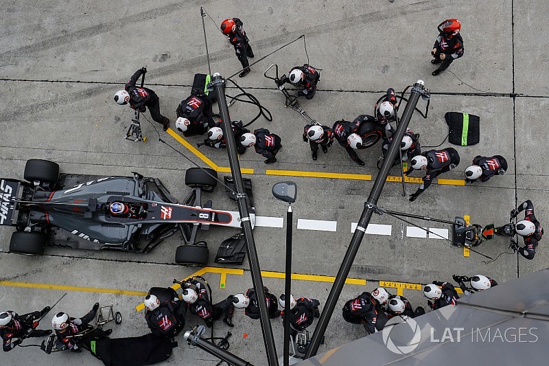 Grosjean : "Les top teams ont 1000 employés, nous sommes 150"