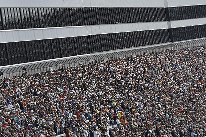 Fans can now wager on NASCAR races at Dover