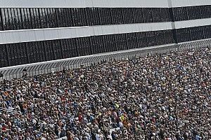 Fans can now wager on NASCAR races at Dover