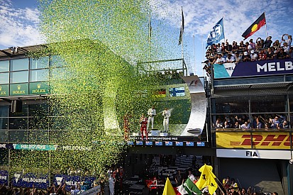 Analysis: Fan-inspired message still pushing F1 drivers on
