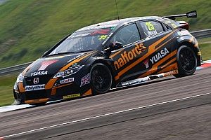 Oulton Park BTCC: Neal secures back-to-back poles