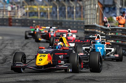 MP Motorsport tevreden met rol Red Bull-waarnemer Jos Verstappen