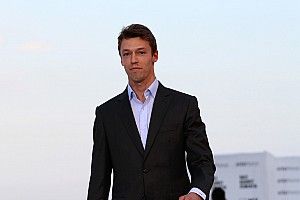 RESMI: Kvyat jadi pembalap cadangan Ferrari