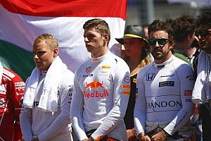 Alonso Verstappen mellett a Red Bullnál?