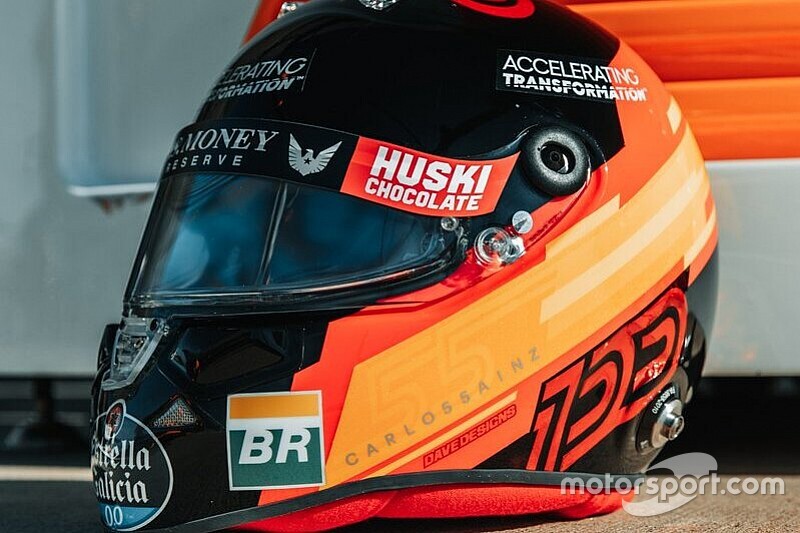 Sainz ezzel a sisakkal készül a 100. F1-es Nagydíjára