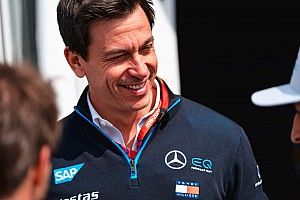 Wolff szerint hihetetlen, amit a Mercedes csinál a Forma-1-ben