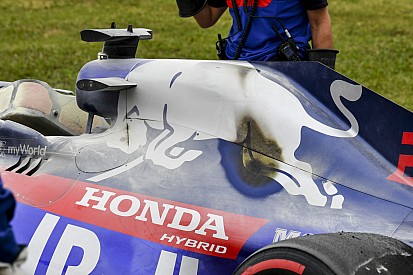 A füstölő és megégett Toro Rosso Brazíliából: videó+képek