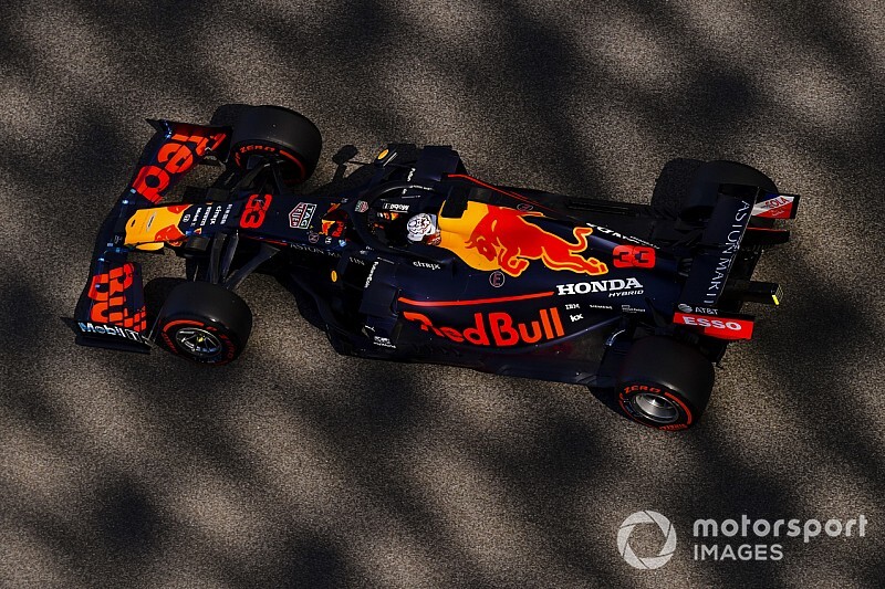 Ферстаппен опередил пилотов Mercedes в последней тренировке 2019 года
