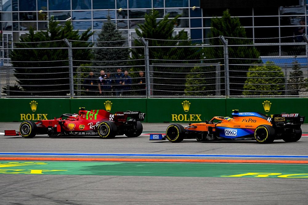 В McLaren признали преимущество Ferrari по скорости
