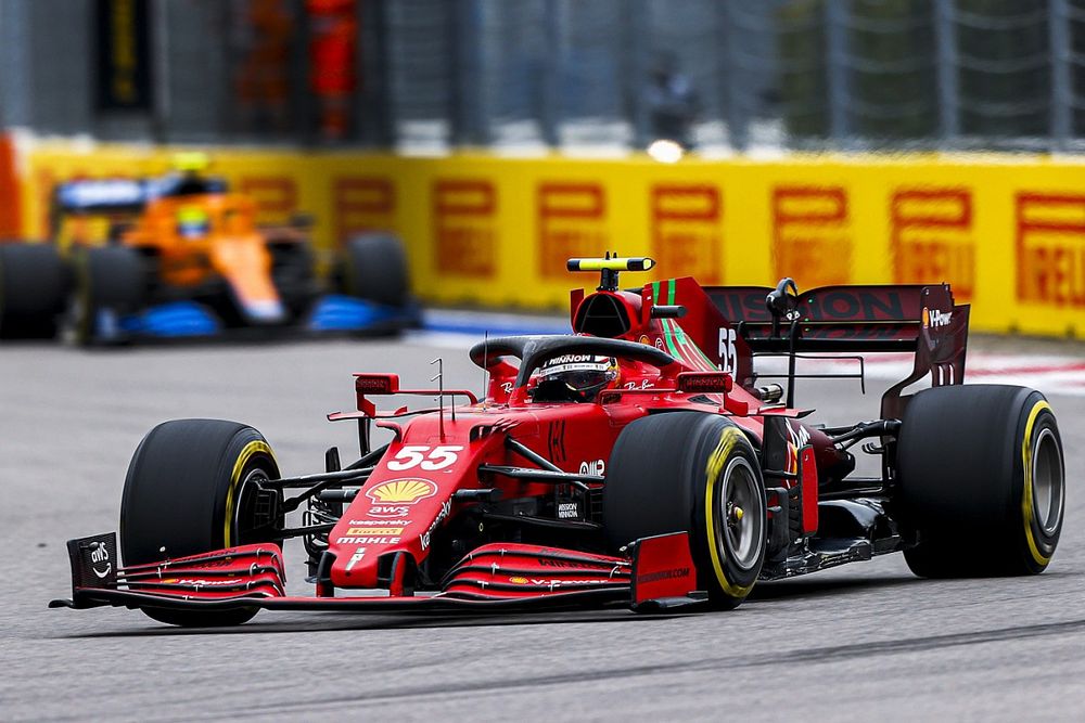 Carlos Sainz Jr., Ferrari SF21, Lando Norris, McLaren MCL35M