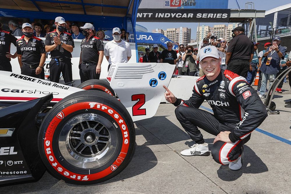 Newgarden houdt hoop op IndyCar-titel levend met pole in Long Beach
