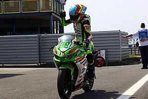 SSP300, Assen: Huertas vince Gara 1, Booth-Amos trionfa in Gara 2