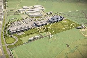 Новая фабрика Aston Martin станет «базой McLaren наоборот»