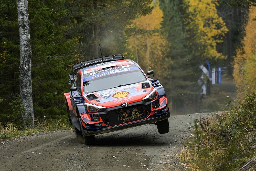 ES11 & 12 - Tänak sonne la charge derrière Evans toujours leader