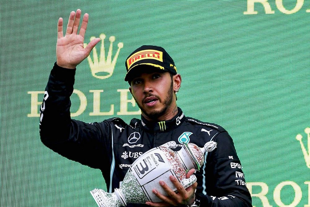 Ron Dennis'le ilk kez tanışması hakkında Hamilton: ''Beni neyin dürttüğünü bilmiyorum''