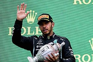 Ron Dennis'le ilk kez tanışması hakkında Hamilton: ''Beni neyin dürttüğünü bilmiyorum''