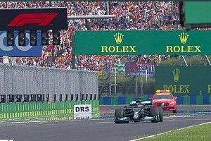 Vídeo: histórica resalida de Hamilton, y error de Mercedes
