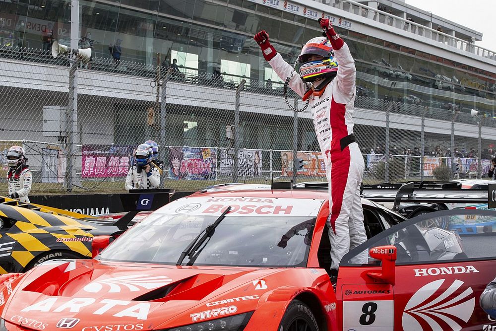 【スーパーGT】8号車ARTA、ついに手にした今季初優勝。SF王者野尻が“覚悟と責任”を持ってチームを牽引