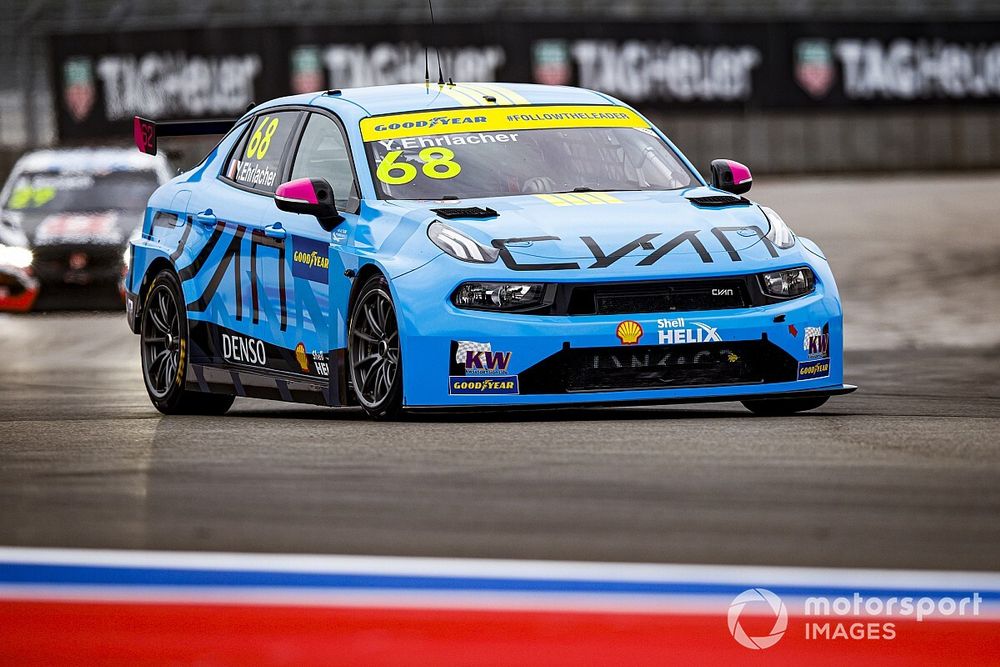 WTCR | Sochi, Libere 2: Ehrlacher vola sul bagnato